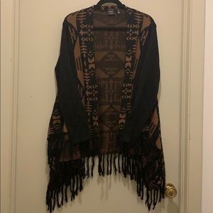 Rafaella Sweater Wrap- M, Southwestern w/ fringe